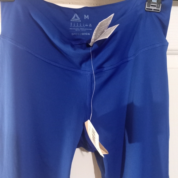 Reebok - Picture 3 of 4